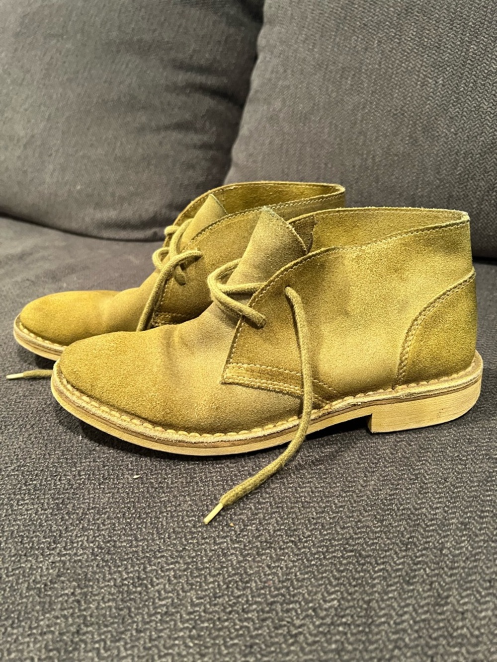 Suede Desert Boots in Olive